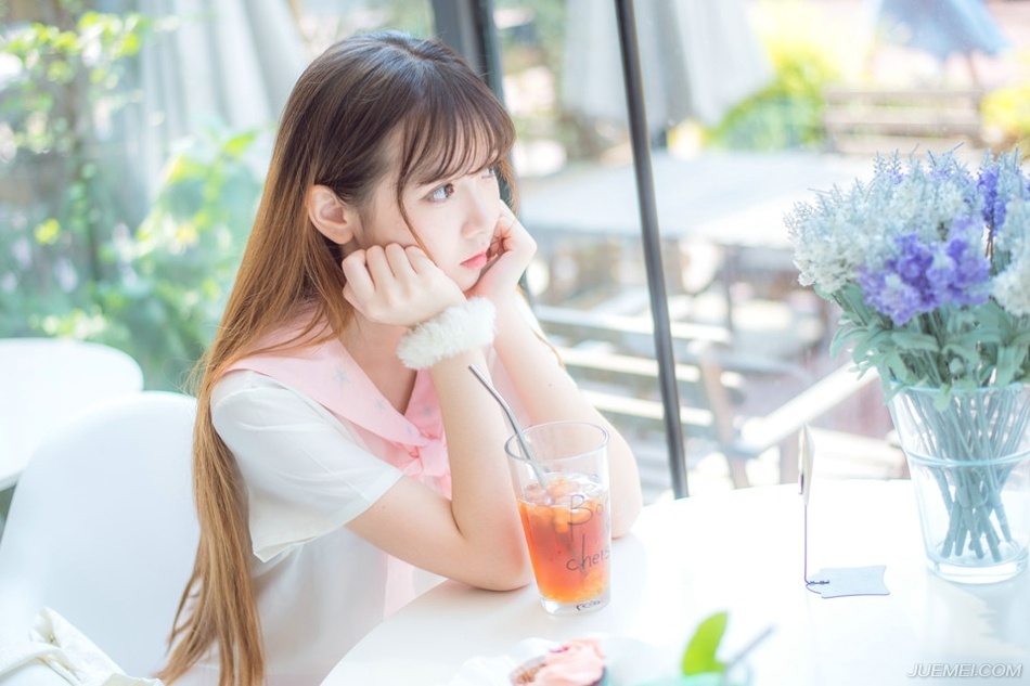 “新任都督是吕蒙？”诸葛亮突然皱起了眉头。